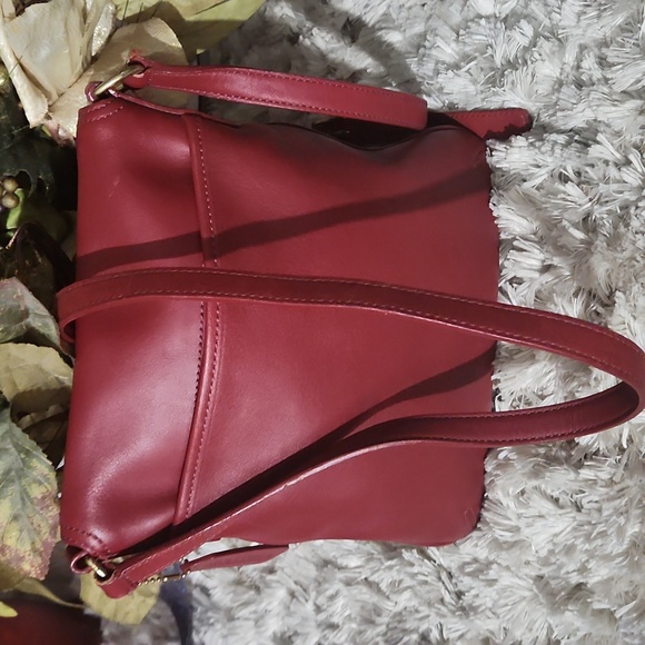 Coach Legacy Flap crossbody messenger handbag in red leather, style number 9592. - Picture 2 of 7